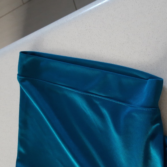 2017-18 Real Madrid Adidas Third Shirt - Picture 9 of 17